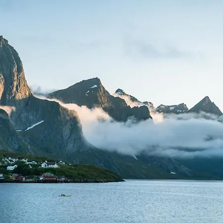 Live Lofoten 3*
