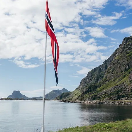 Hotel Live Lofoten 3*