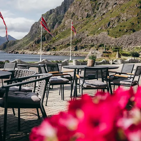 Hotel Live Lofoten 3*