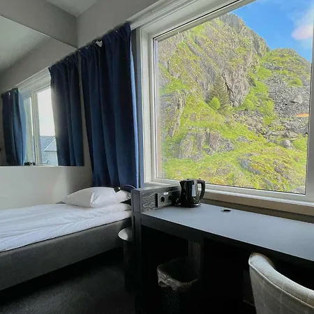 Live Lofoten Hotell 3*