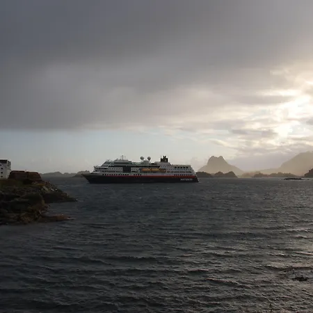 Live Lofoten 3*